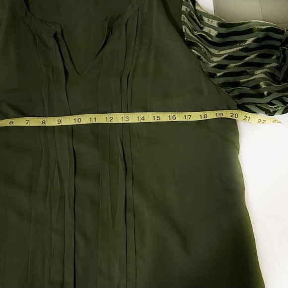 Soft Surrounding Women’s Dark Green Top with Velvet Striped Sleeve Sz M - Picture 13 of 13